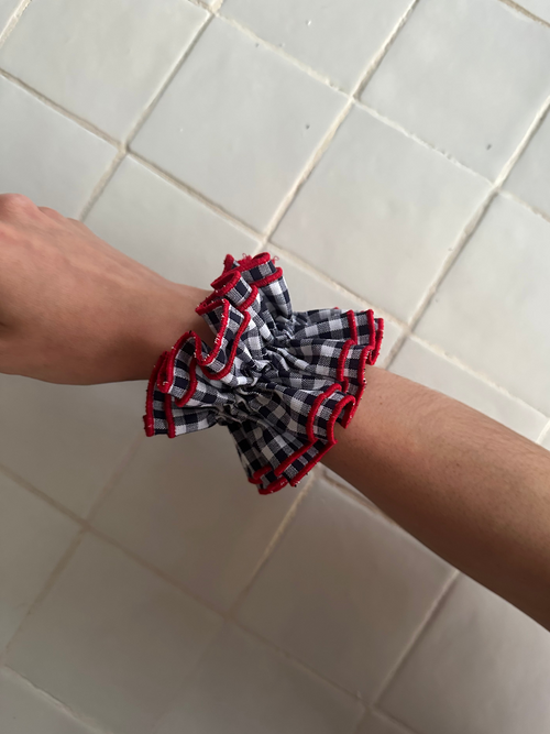 Chouchou double volant – Vichy Marine bord Rouge