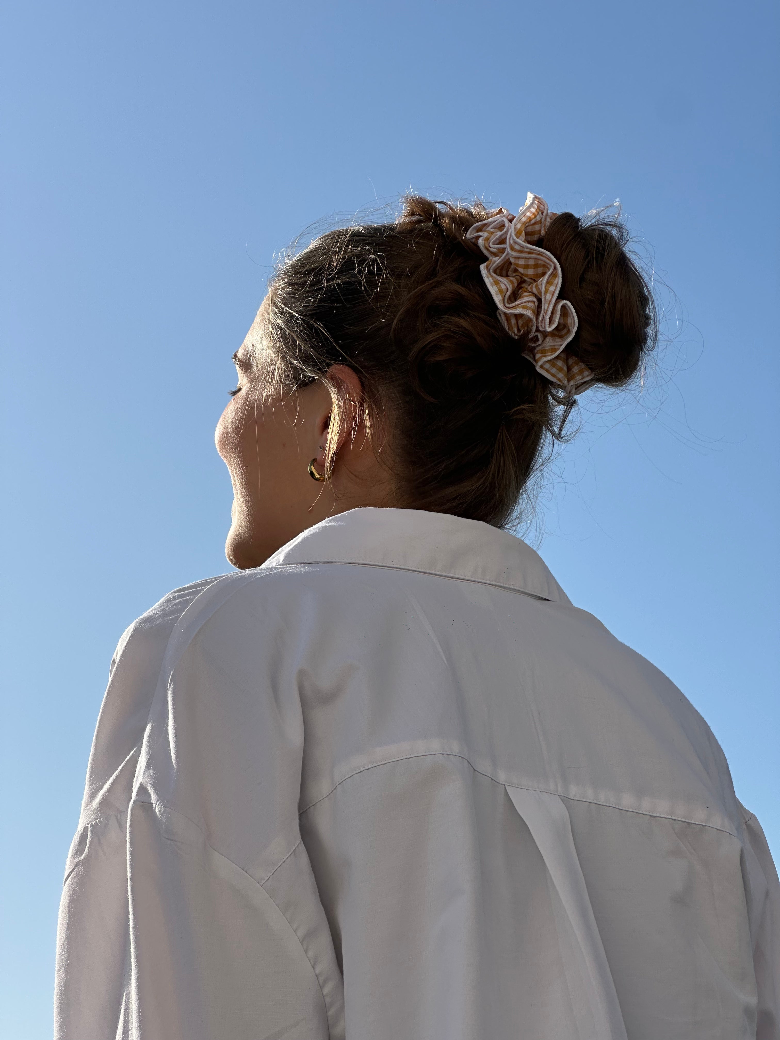 Chouchou double volant – Vichy moutarde bord Blanc