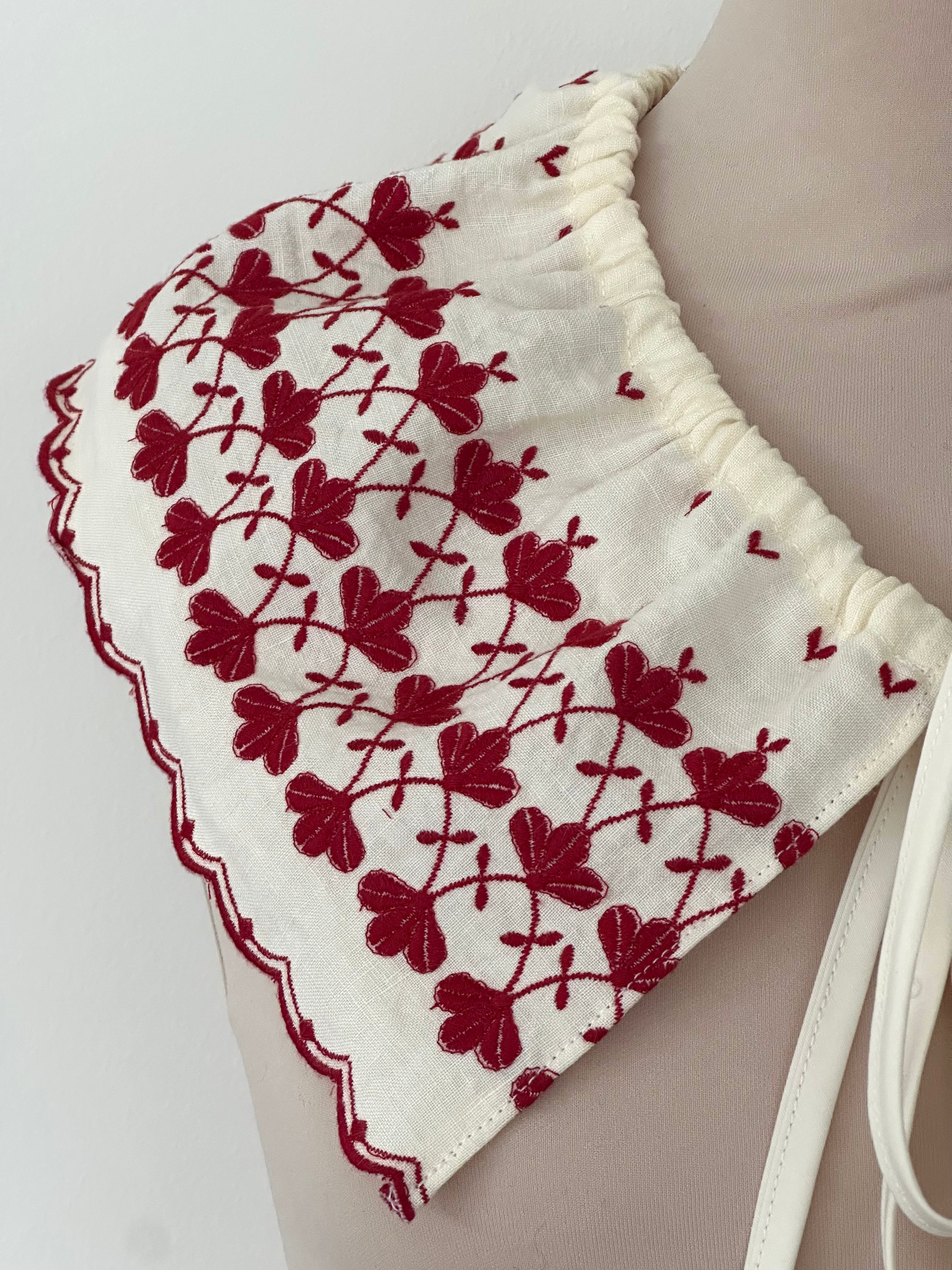 Faux col
Col amovible 
Col claudine 