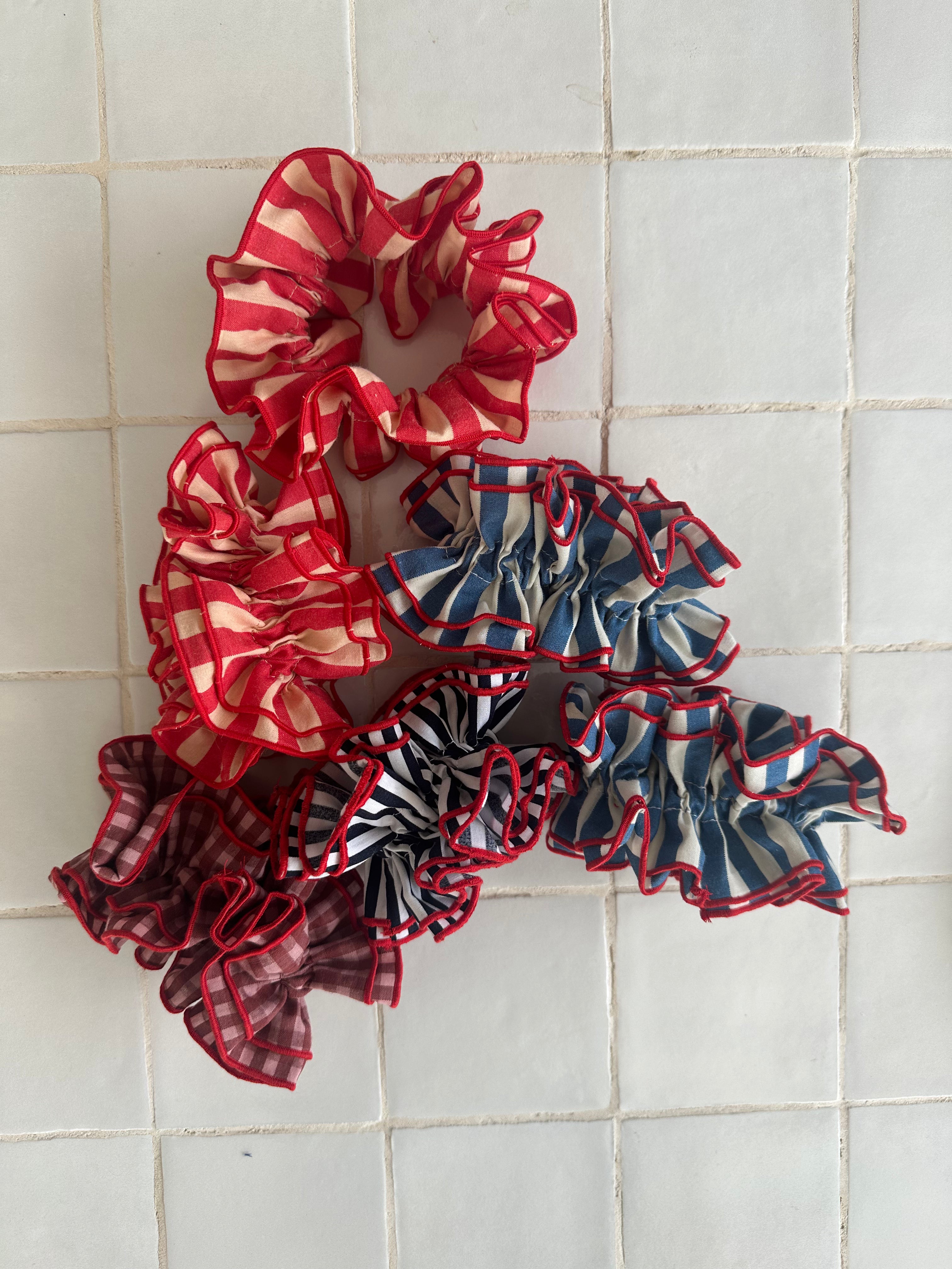 Chouchou double volant – Grosses rayures Bleu et blanc