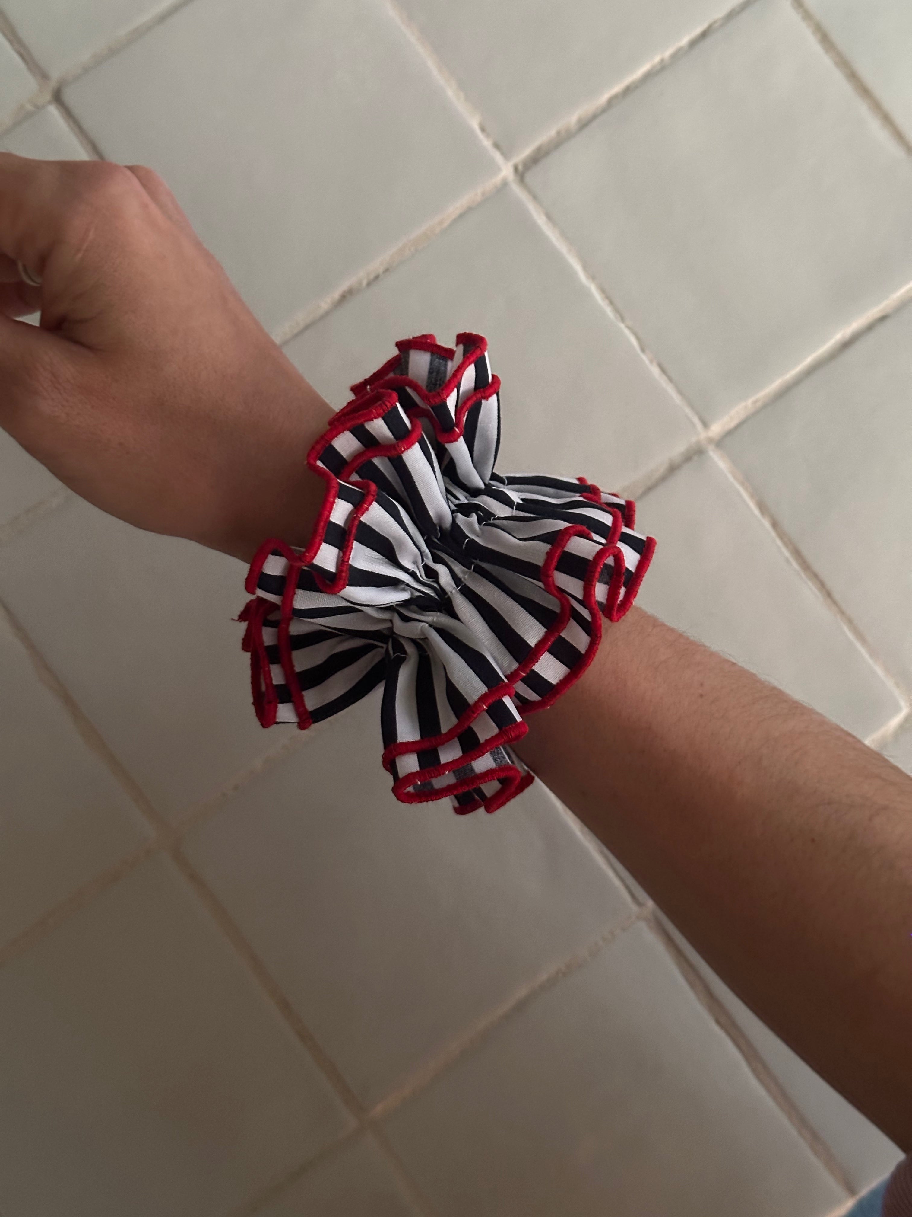 Chouchou double volant – Rayé Marine et Blanc bord Rouge