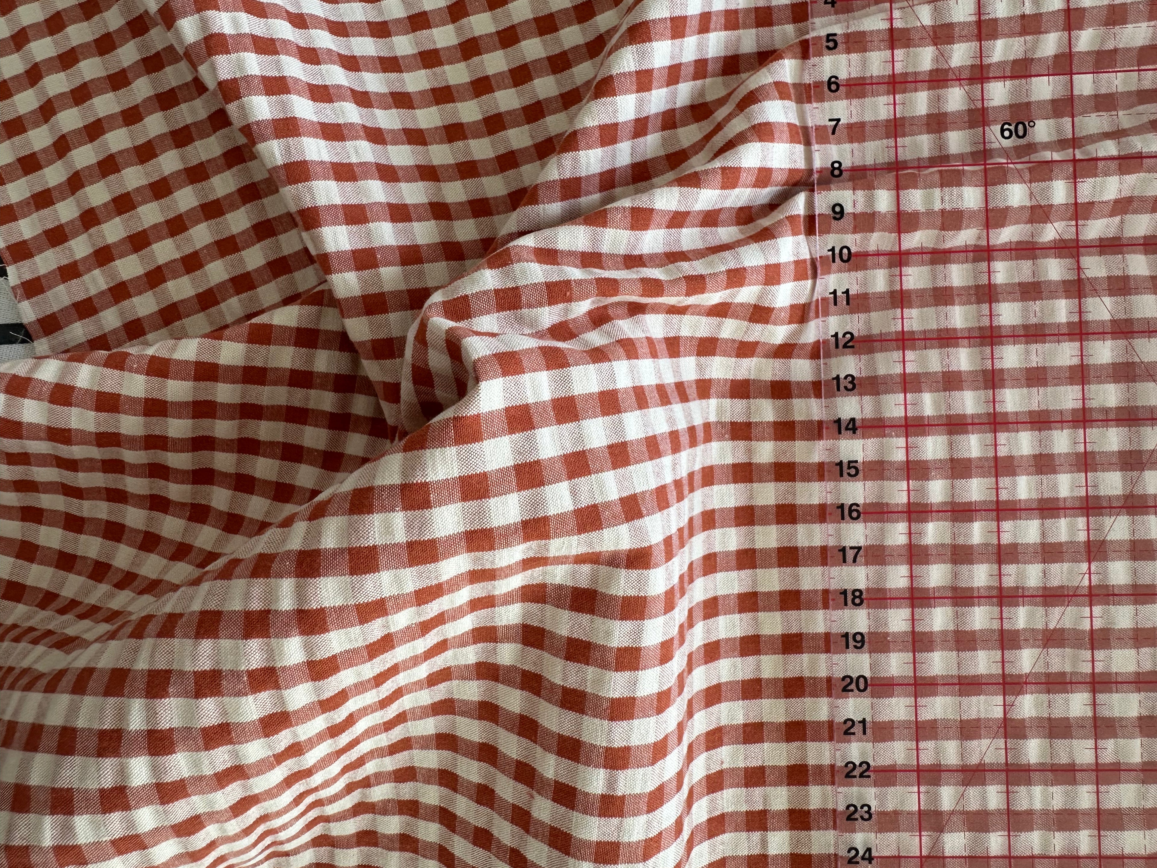 Tissu Seersucker vichy pêche