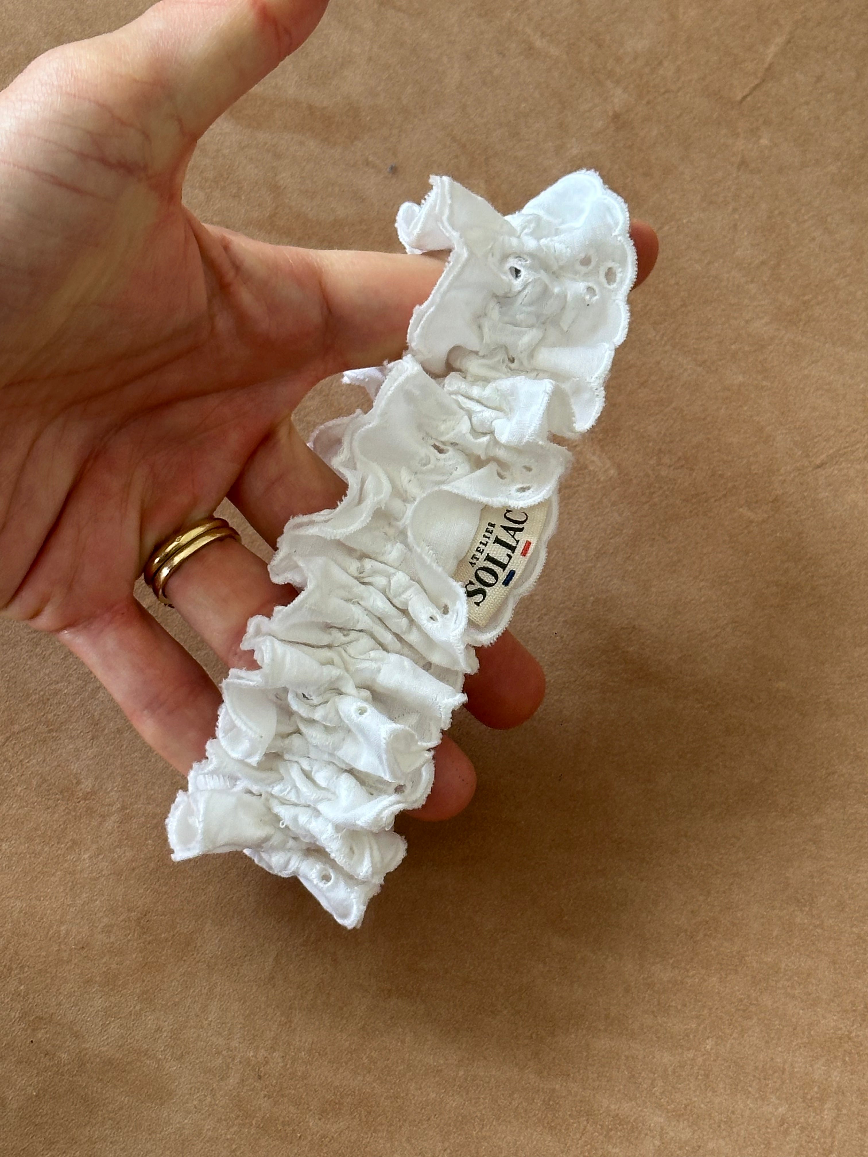 chouchou broderie anglaise